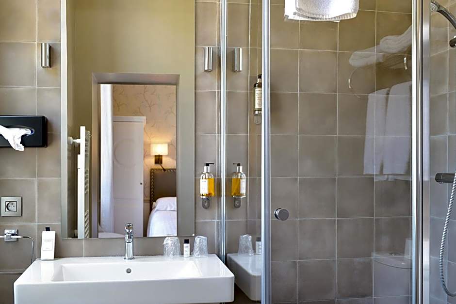 Logis Domaine De Valaudran