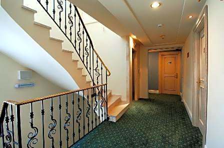 Nafsika Palace Delphi-Itea