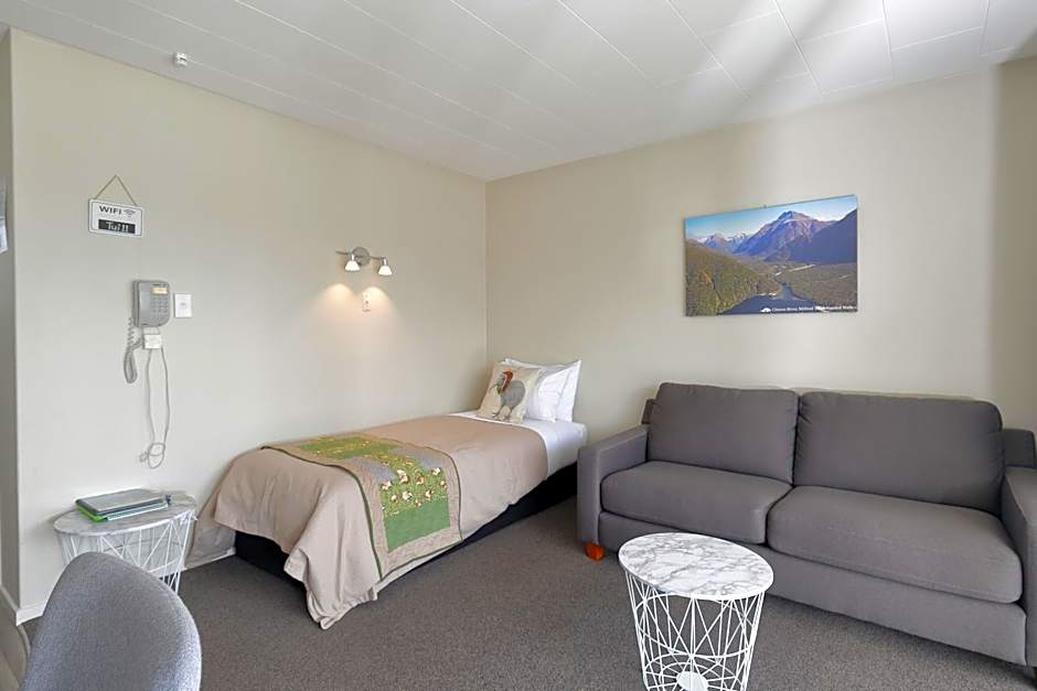 Photo 1 of 6 of 1 Bedroom
