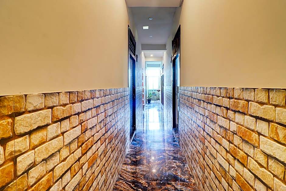 OYO  Ananya Hotel & AYURVEDA HWC