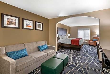 King Suite - Non-Smoking