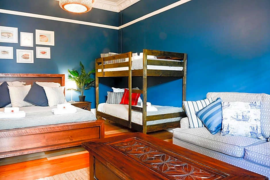 Manly Waves Studios & Apartments