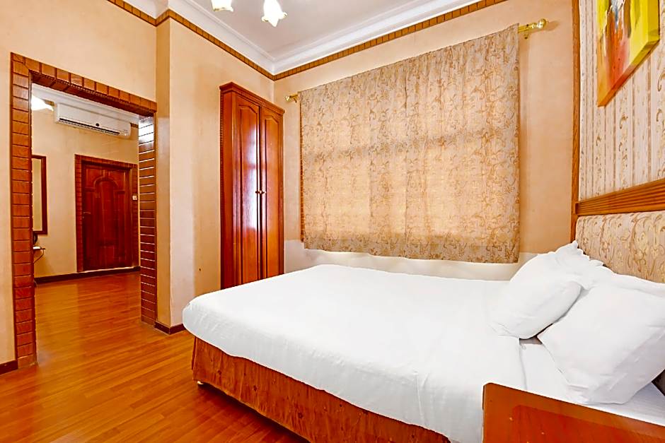 Capital O 125 Moon Plaza Hotel