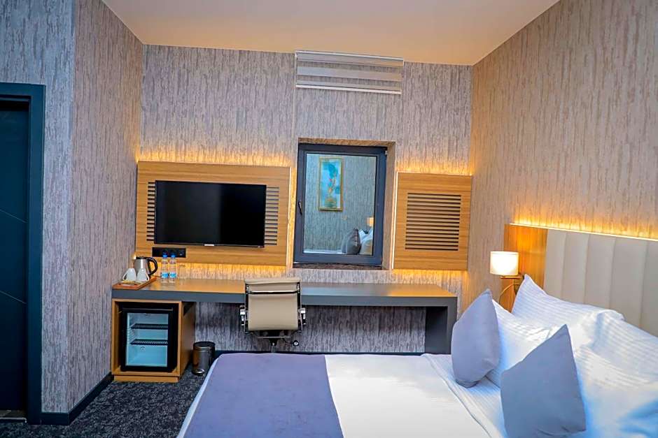 Best Western Premier DJ Hotel