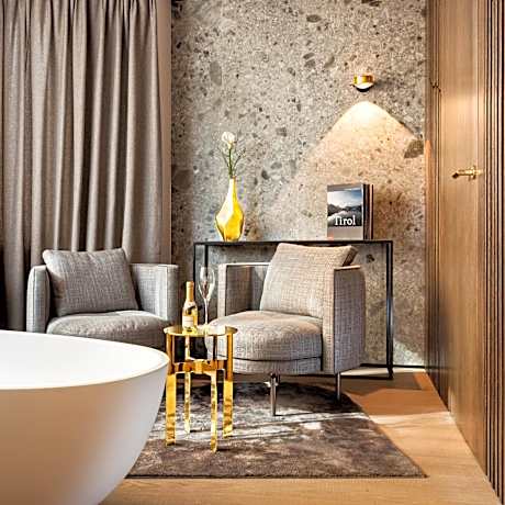 Junior Suite inspired by Golden Roof