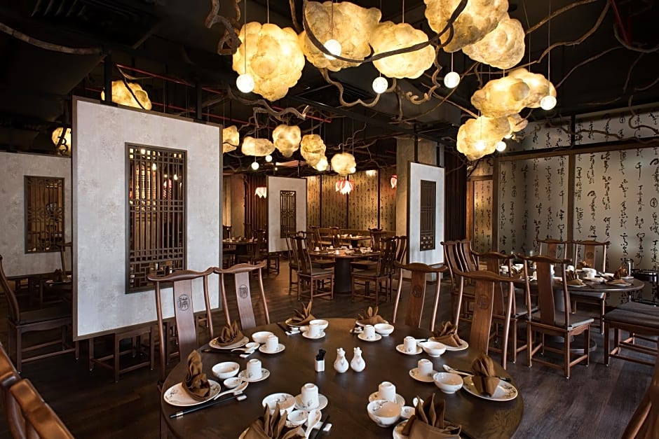 Vangohh Eminent Hotel & Spa