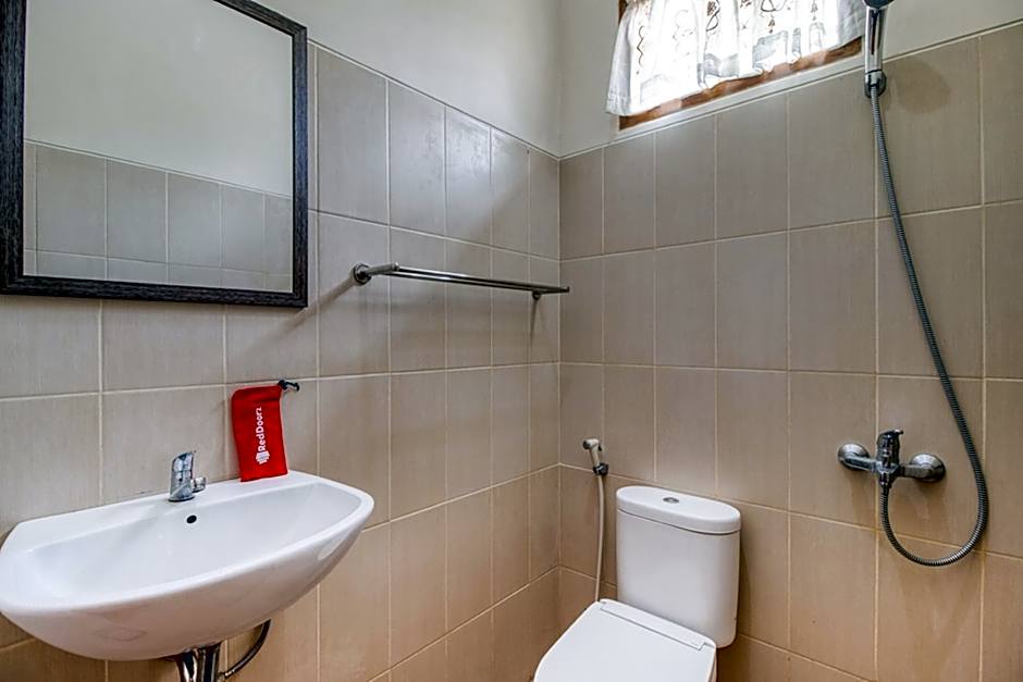 RedDoorz near Universitas Gajah Mada