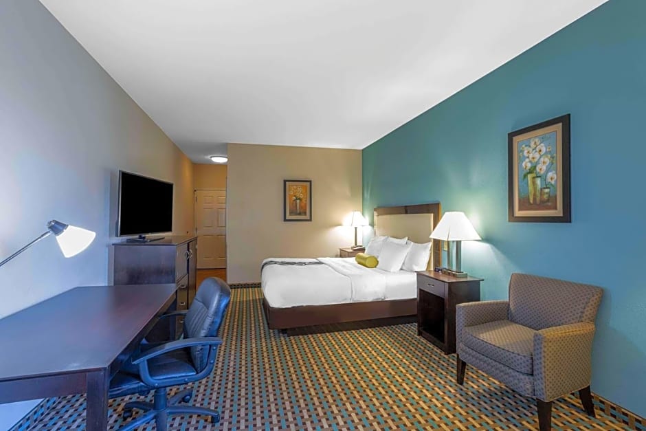 La Quinta by Wyndham Stonington-Mystic Area