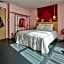 MOB HOTEL Paris Les Puces