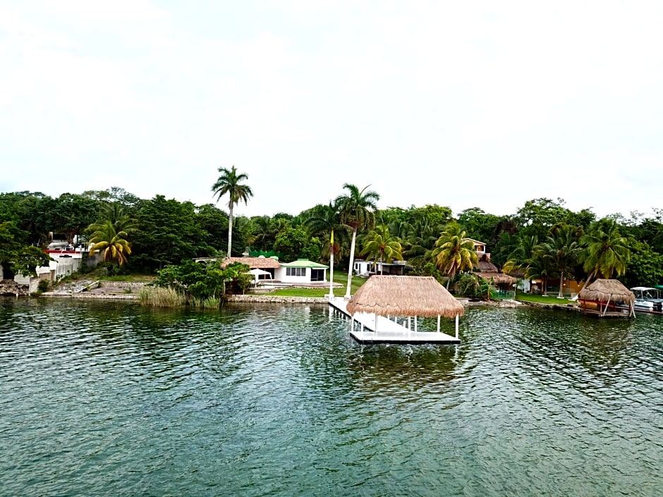 Royal Palm Bacalar Cabañas & Lagoon Club
