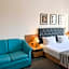Lotus Family Hotel - Free Parking