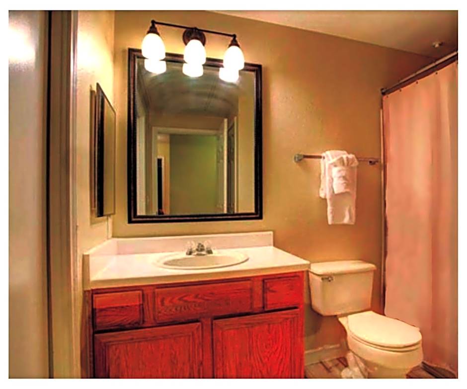 The Reside Fully Furnished Condos - Medical Stays Welcome