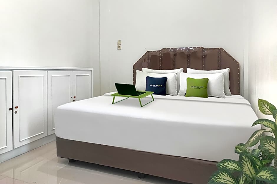 Urbanview Hotel Syariah near Polda Jambi
