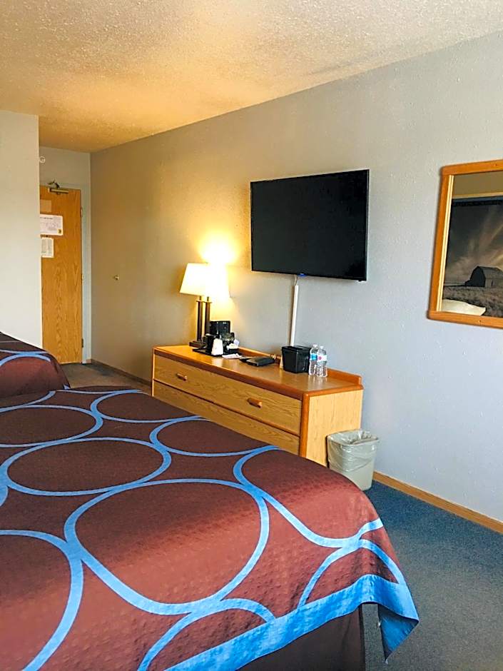 Super 8 by Wyndham Swift Current