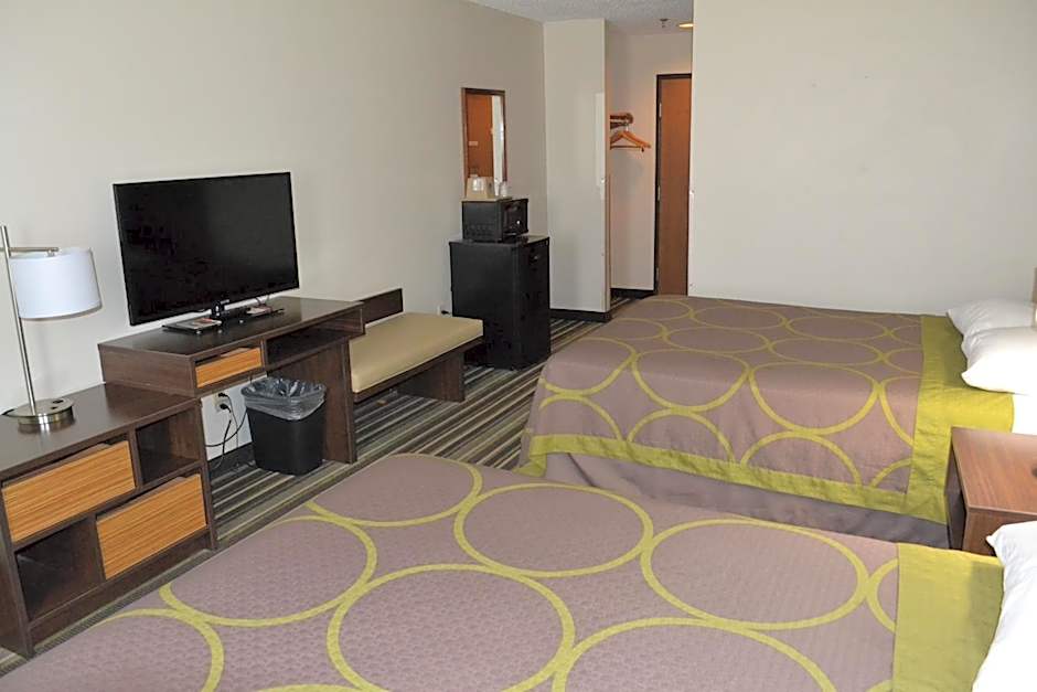 Super 8 by Wyndham Roswell