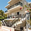 Niriis Hotel