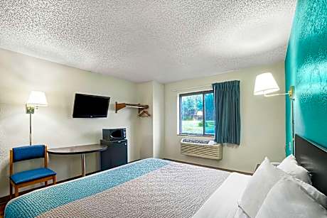 King Room - Non-Smoking