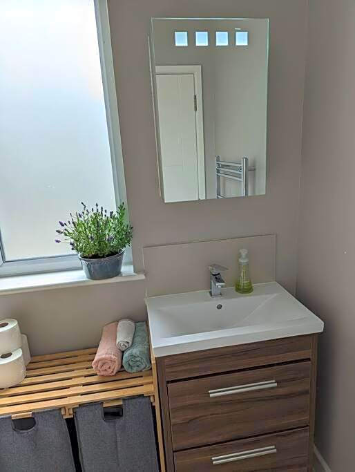 Quaint 3 Bedrooms Ditchling Beacon near beach bus