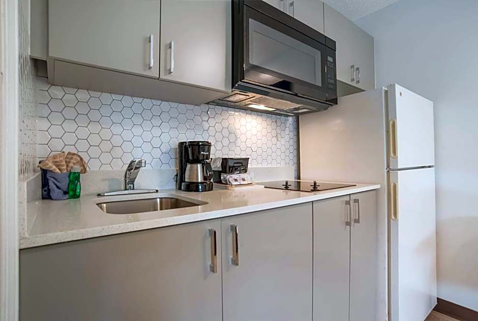 Suburban Studios Biloxi North Area