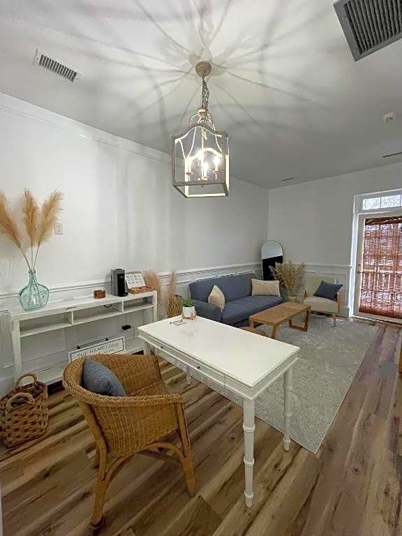 The Front Street Inn