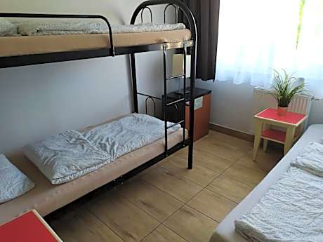 Basic Triple Room with Shared Bathroom