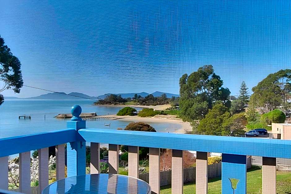 Amoshouse & Swansea Ocean Villas