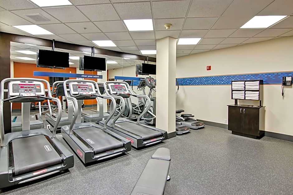 Hampton Inn By Hilton And Suites Calgary-Airport