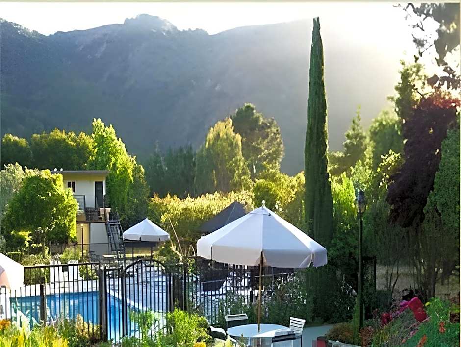 Hidden Valley Inn