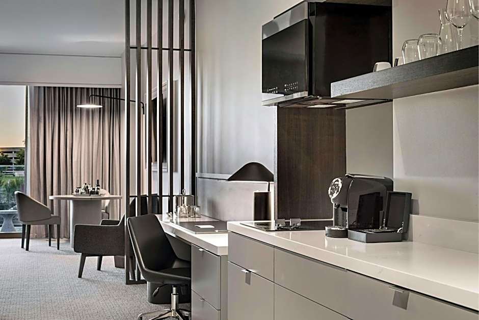 HALL Park Hotel, Autograph Collection