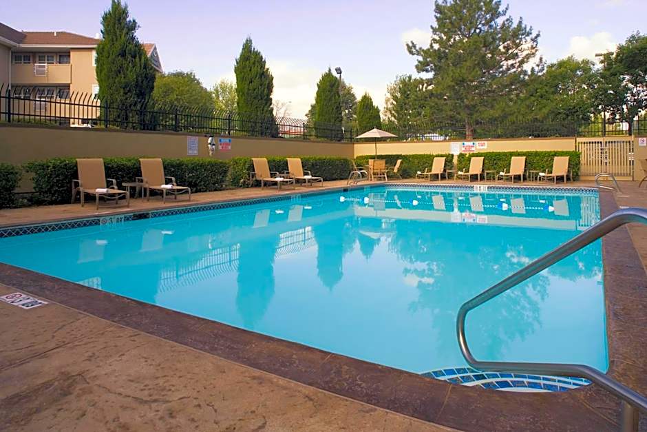 Holiday Inn Denver Lakewood By IHG