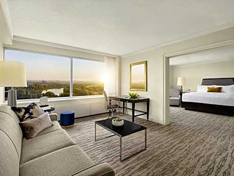 Fairmont Gold One-Bedroom King Suite - Lounge Access