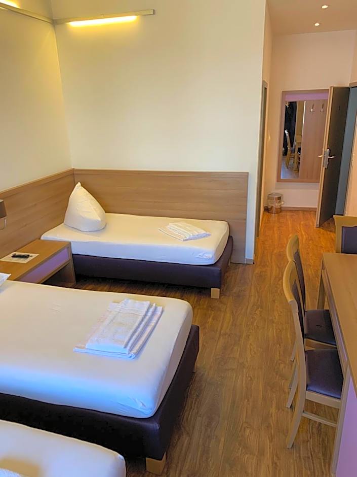 Slamba Hostel