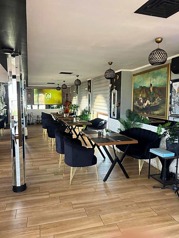 Hotel Reina