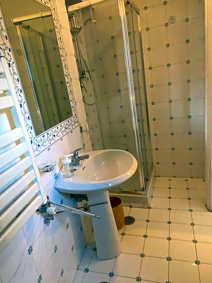 Rooms in San Domenico Maggiore 3