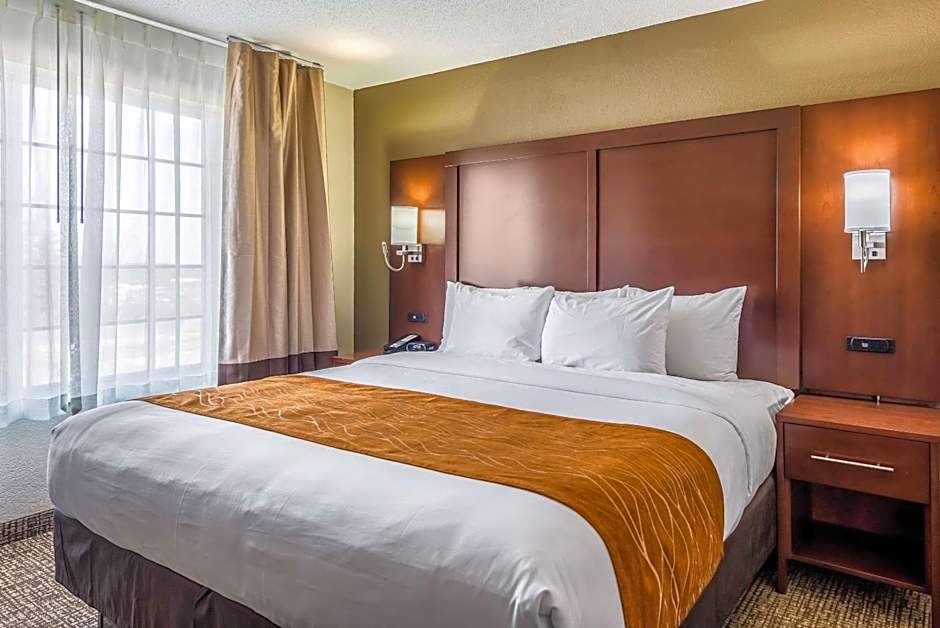 Comfort Inn & Suites Dayton North