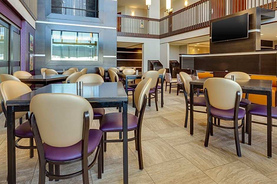 Drury Inn & Suites Overland Park