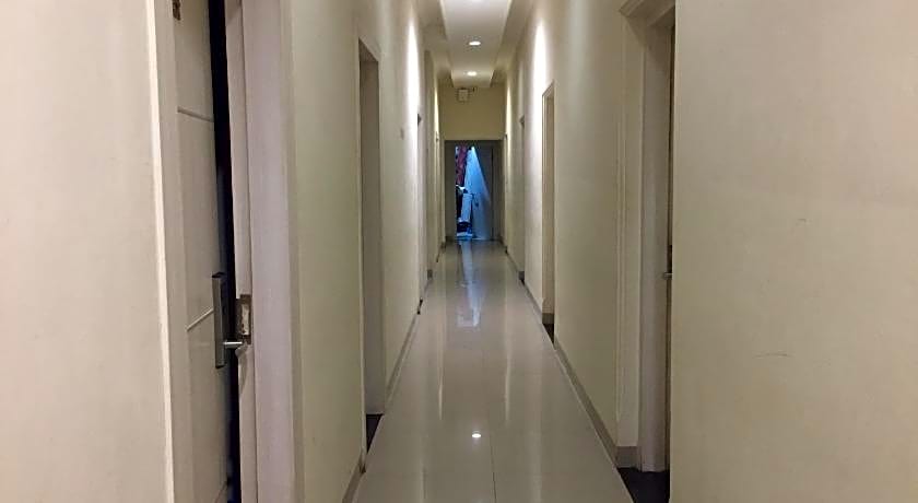 RedDoorz Plus @ Hotel Alden Makassar