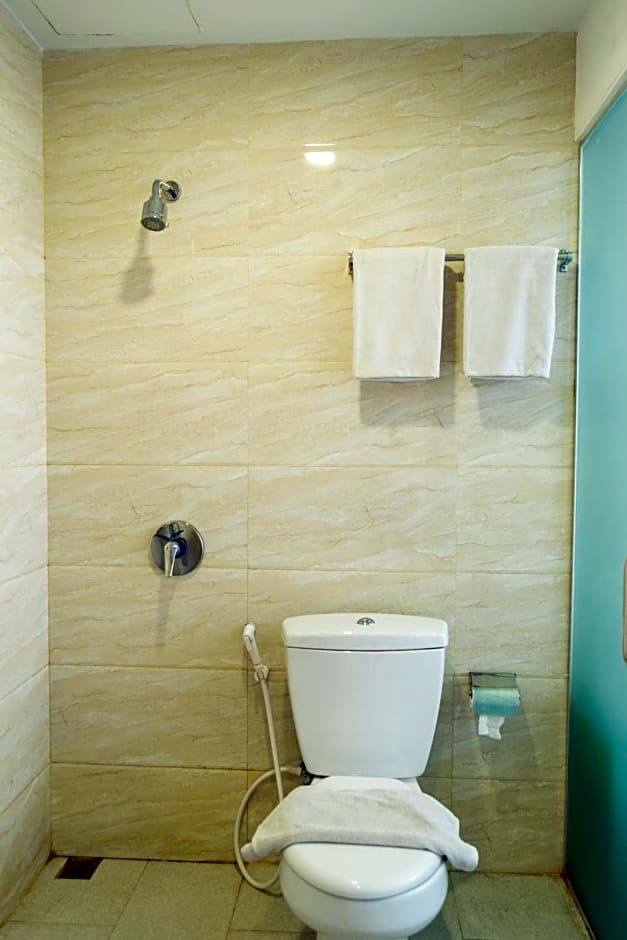 Vaccinated Staff - OYO 676 Hotel Osaka