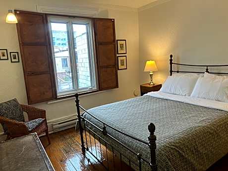 Queen Room with Shared Bathroom