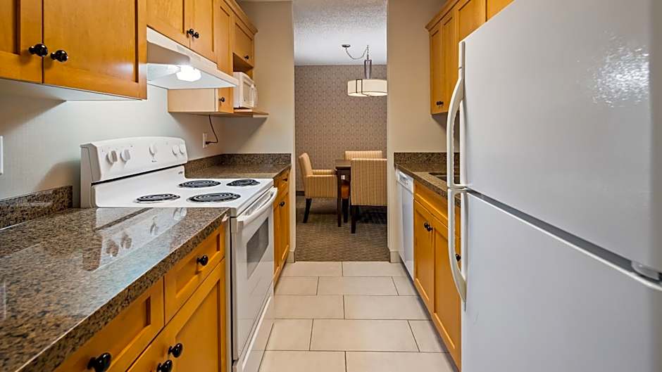 Best Western Plus Country Meadows Inn