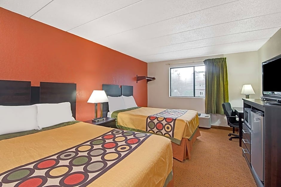 Super 8 by Wyndham Stamford/New York City Area