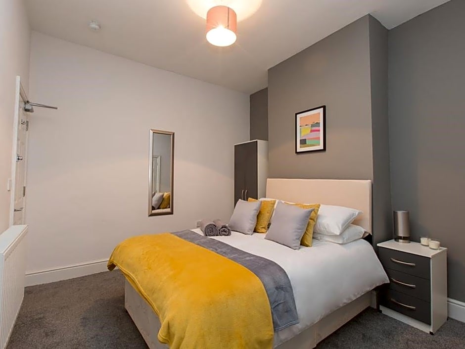 TownHouse @166 Ruskin Rd