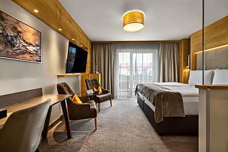 Deluxe Double Room with Balcony
