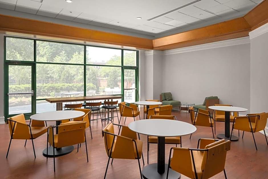 Courtyard by Marriott Chicago at Medical District/UIC