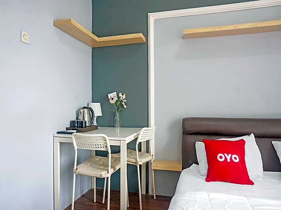 OYO Life 93044 Green View Residence