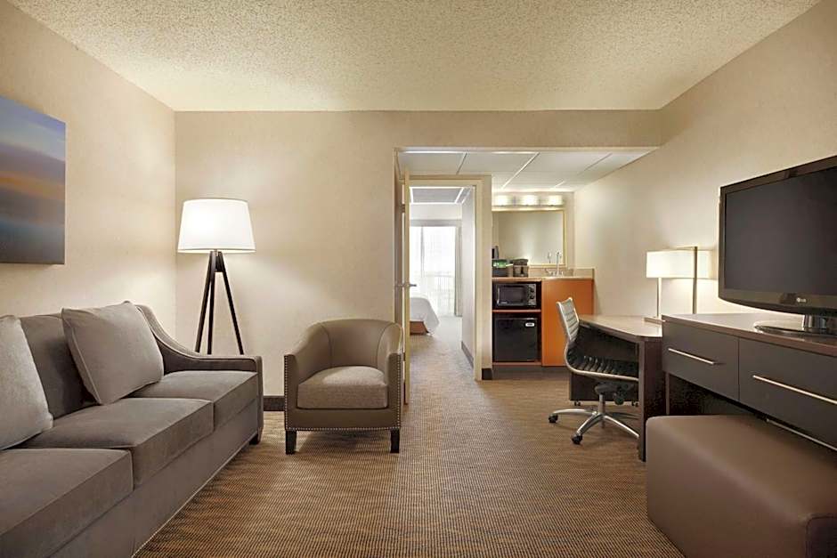 Embassy Suites By Hilton Hotel Oklahoma City-Will Rogers Airport
