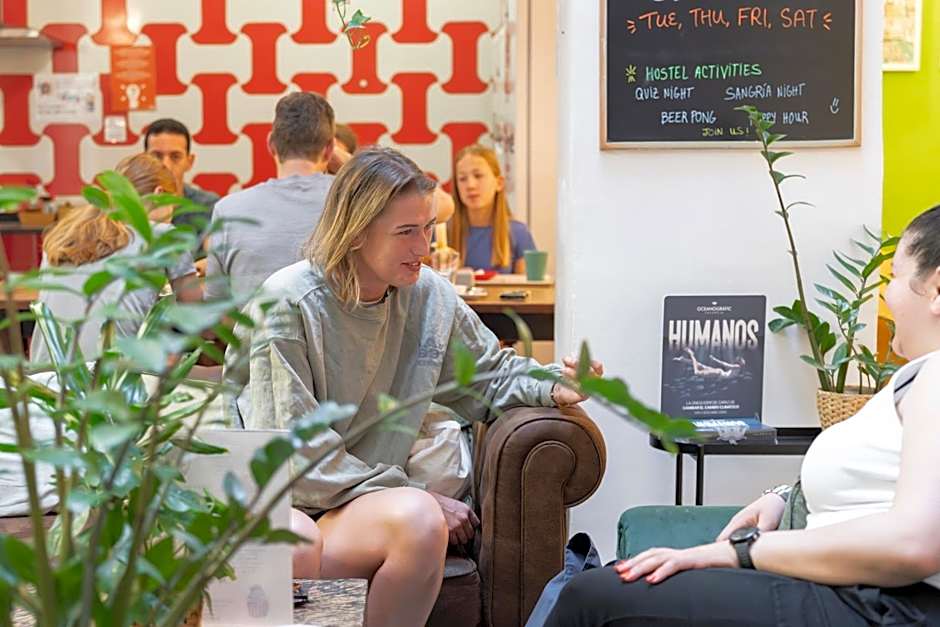 Home Youth Hostel by Feetup Hostels