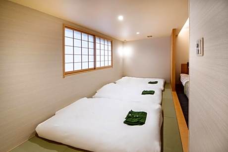 Japanese-Style Quintuple Room - Non-Smoking