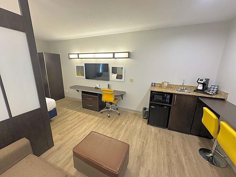 Microtel Inn & Suites - Triadelphia