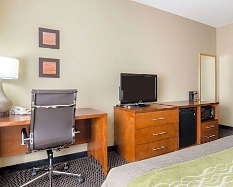 Queen Room with Two Queen Beds - Non-Smoking